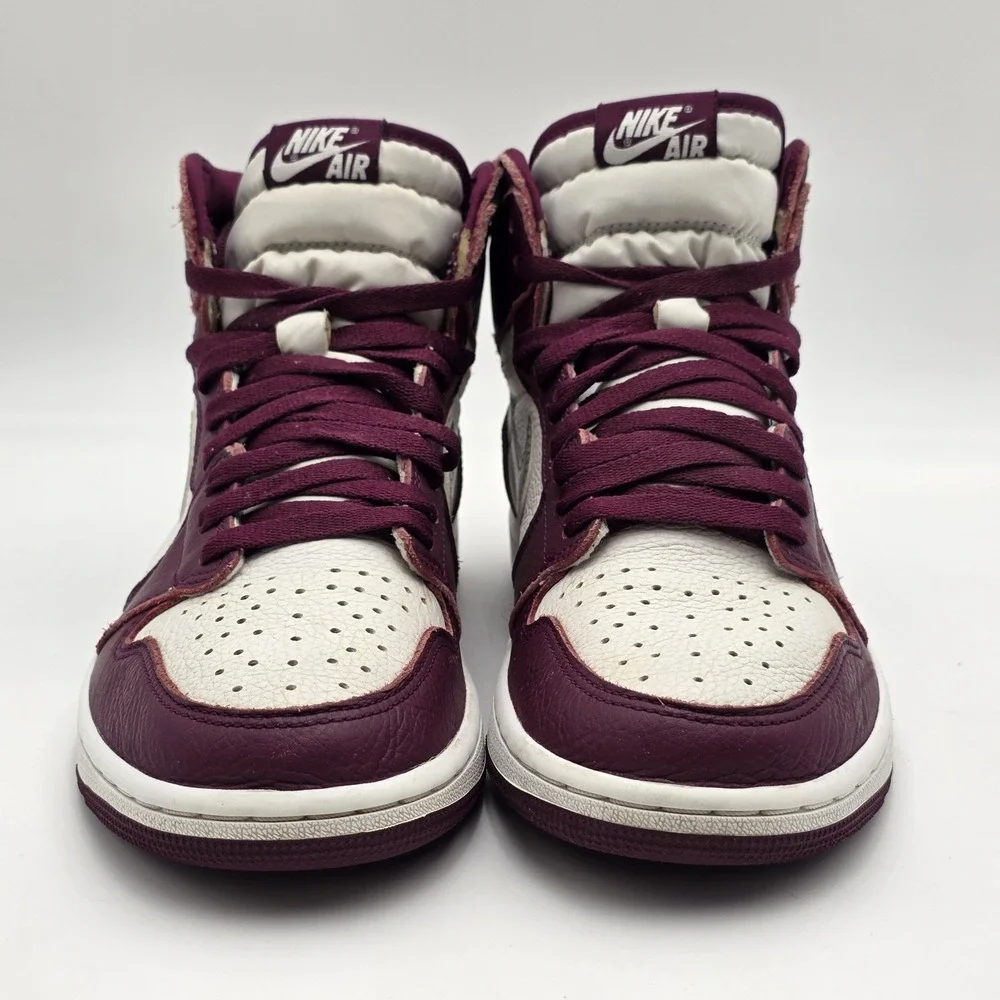 Air Jordan 1 Retro‎ High OG Men's Size 9 Bordeaux 555088-611